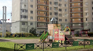 Среди муниципальных образований распределили средства на выполнение программы «Петербургские дворы»